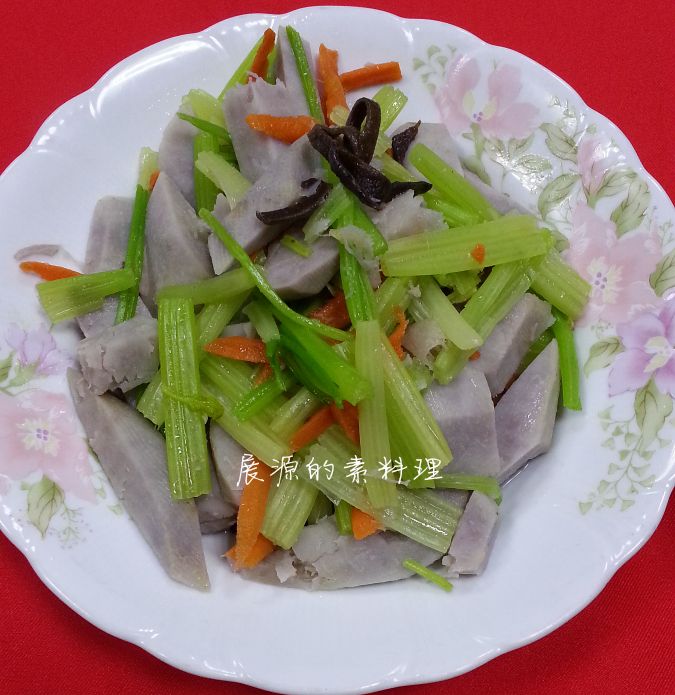 家常菜-芹菜炒芋頭