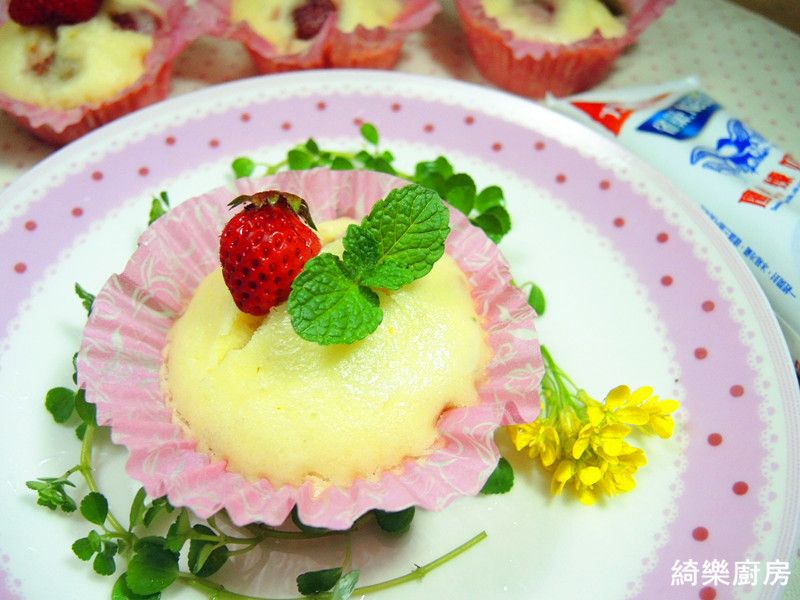 草莓芙蓉糕【草莓就愛鷹牌煉奶】