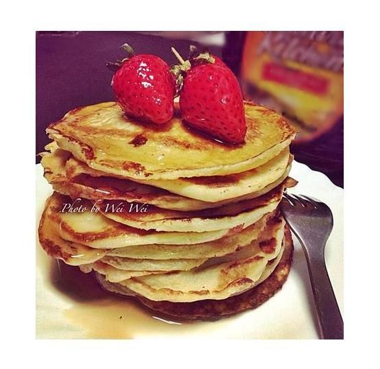 草莓香草優格鬆餅 Vanilla Yogurt Pancakes with Strawberries