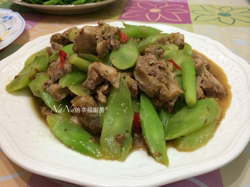 A菜心炒雞腿