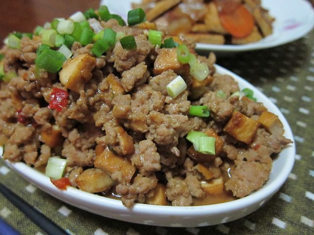 辣味噌豆干肉末