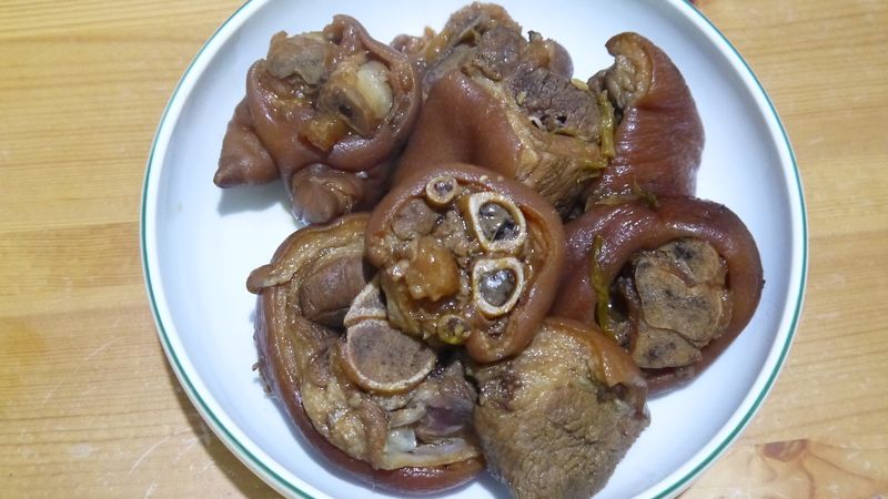 滷豬腳