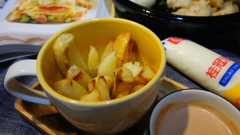 【桂冠沙拉就醬調】鹹香烤薯條與蕃茄沙拉醬