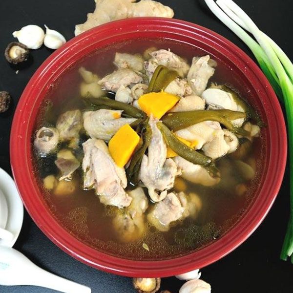 剝皮辣椒雞湯