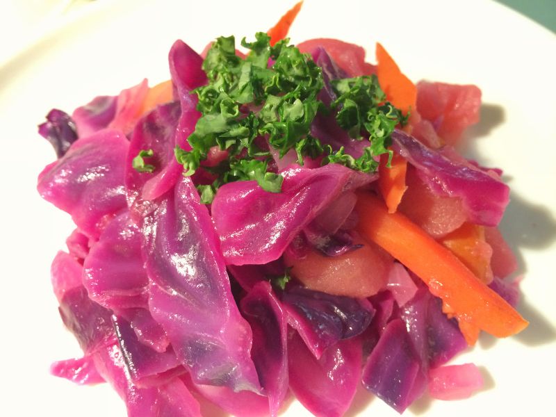 燉煮青蘋果紫高麗菜