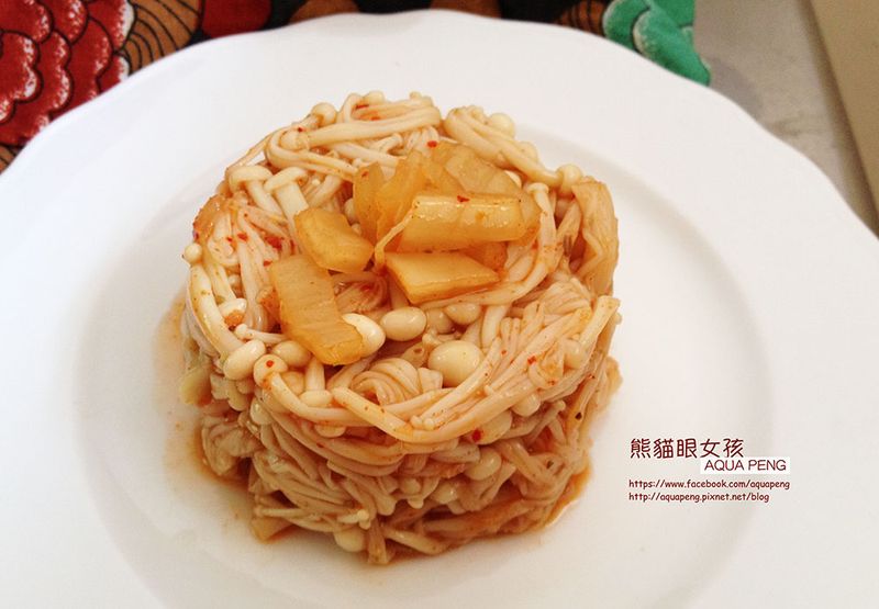 韓式泡菜炒金針菇 | 熊貓眼女孩