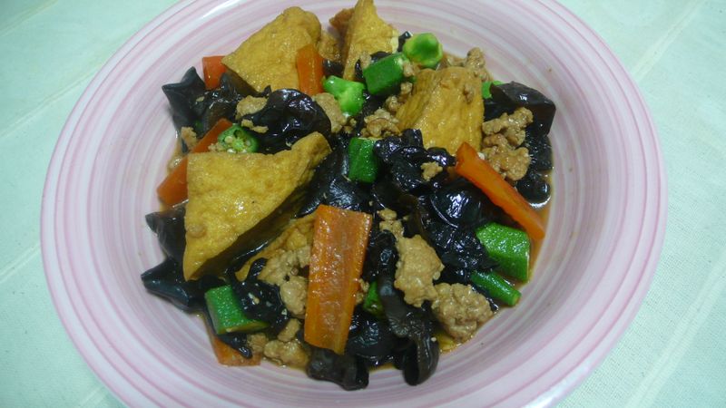 lanni 木耳燒油豆腐