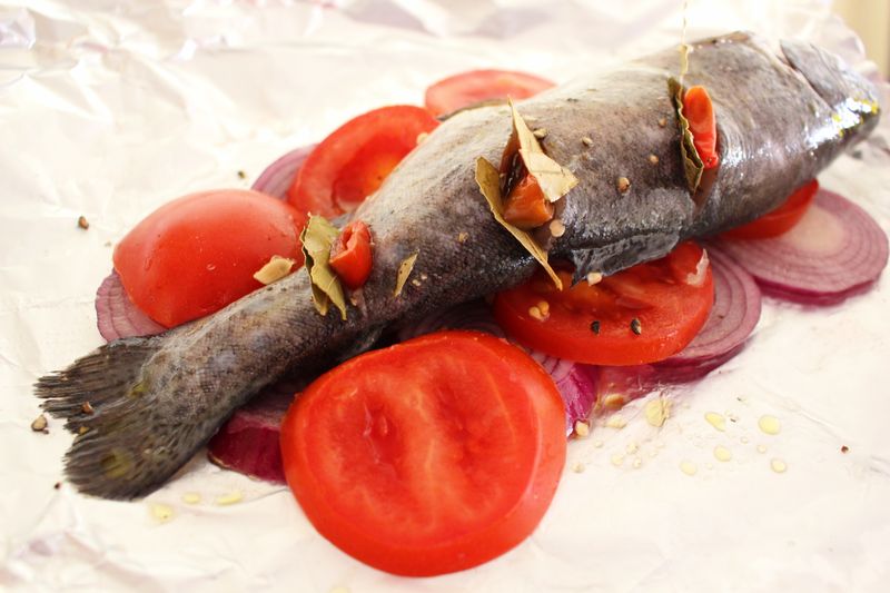 月桂烤鱒魚