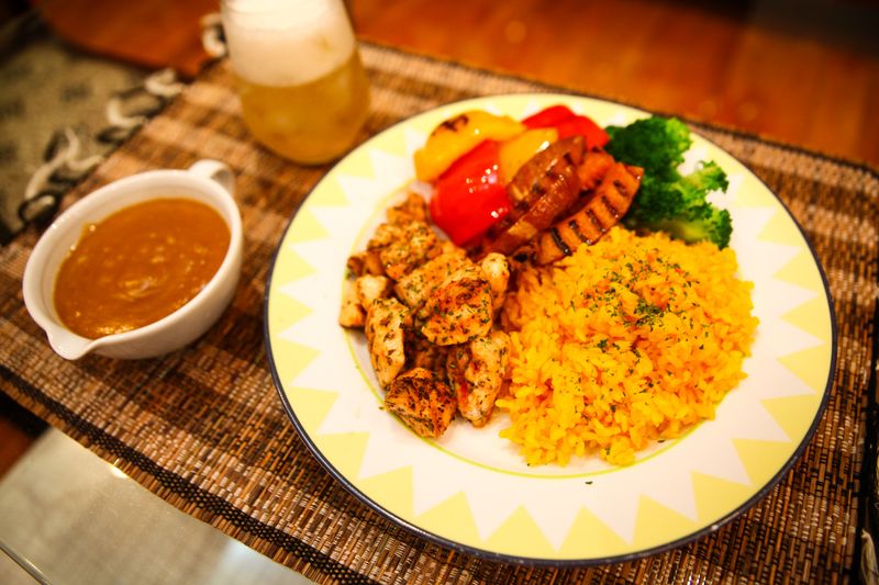 Souvlaki薑黃飯＋烤蔬菜佐咖哩醬