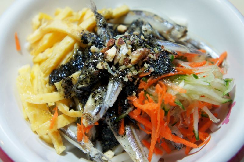 寵物鮮食食譜>蜜汁麻醬小魚涼麵,狗鮮食