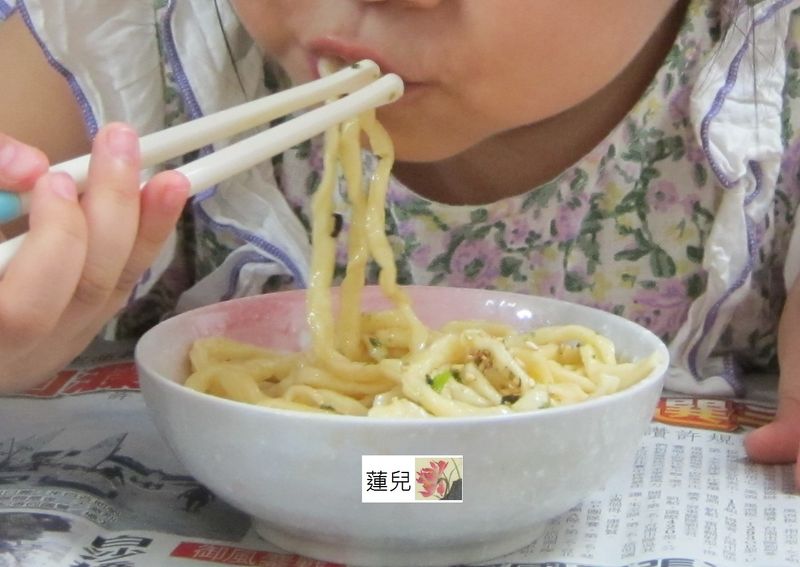 親子廚房-手作雞蛋麵