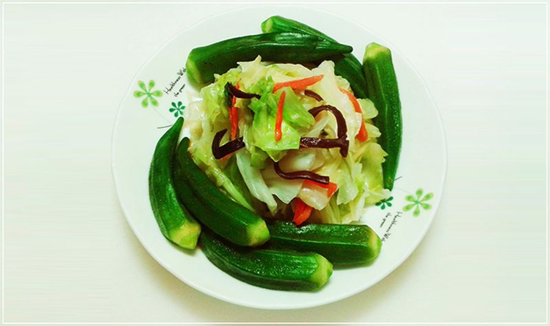 暖味好食材~苦茶油炒高麗菜秋葵
