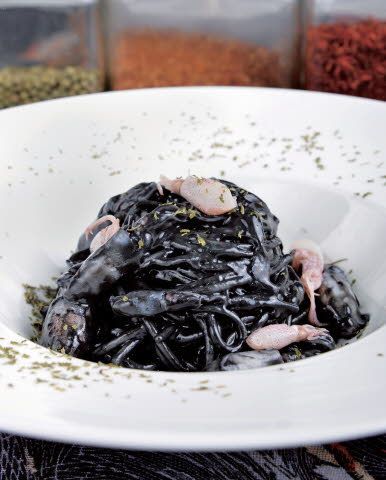 小卷煨墨魚麵