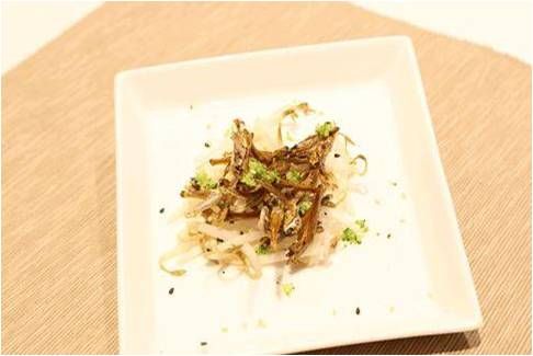 銀芽芝麻甜小魚