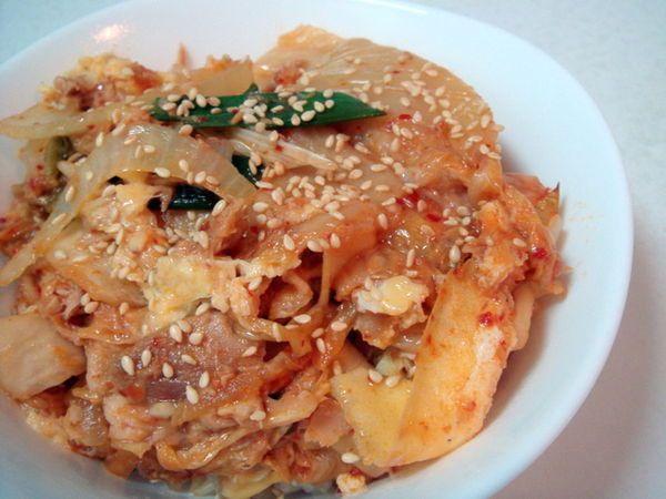 泡菜鮪魚蓋飯