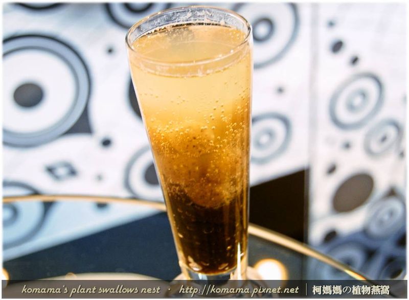 黑Q水雲氣泡飲.柯媽媽の植物燕窩