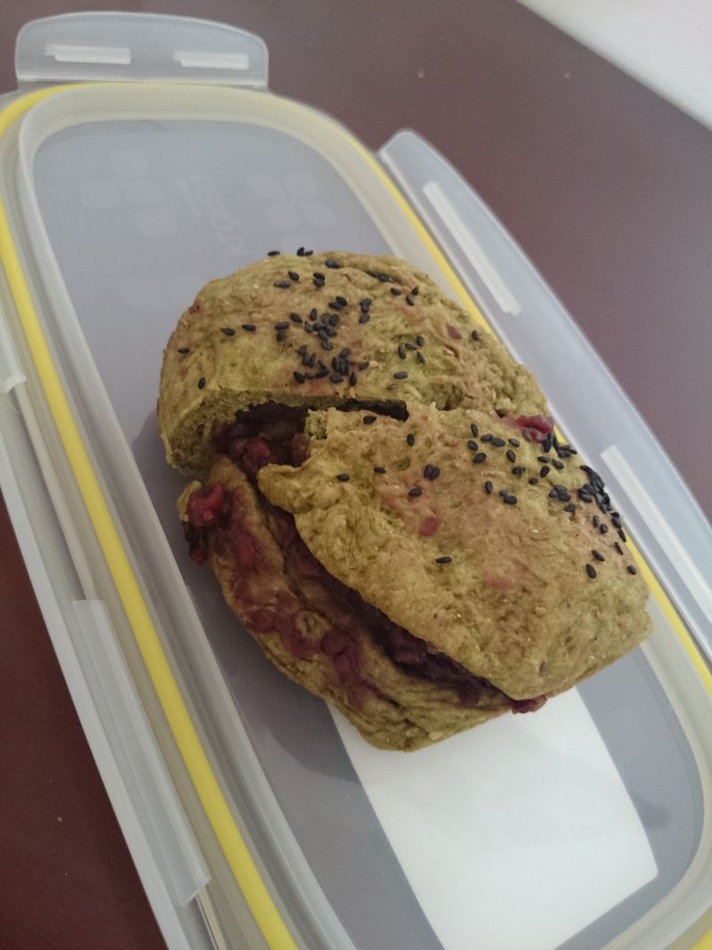 綠茶紅豆包