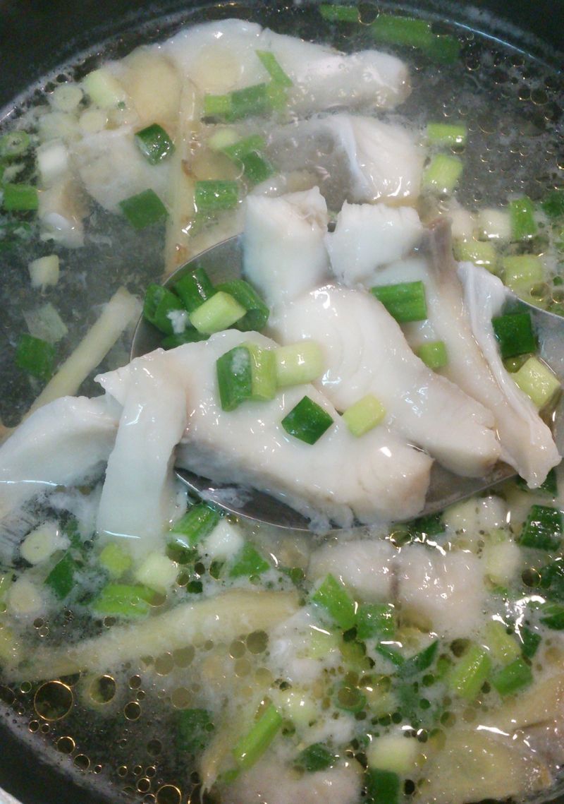 滑嫩薑絲鯛魚片湯