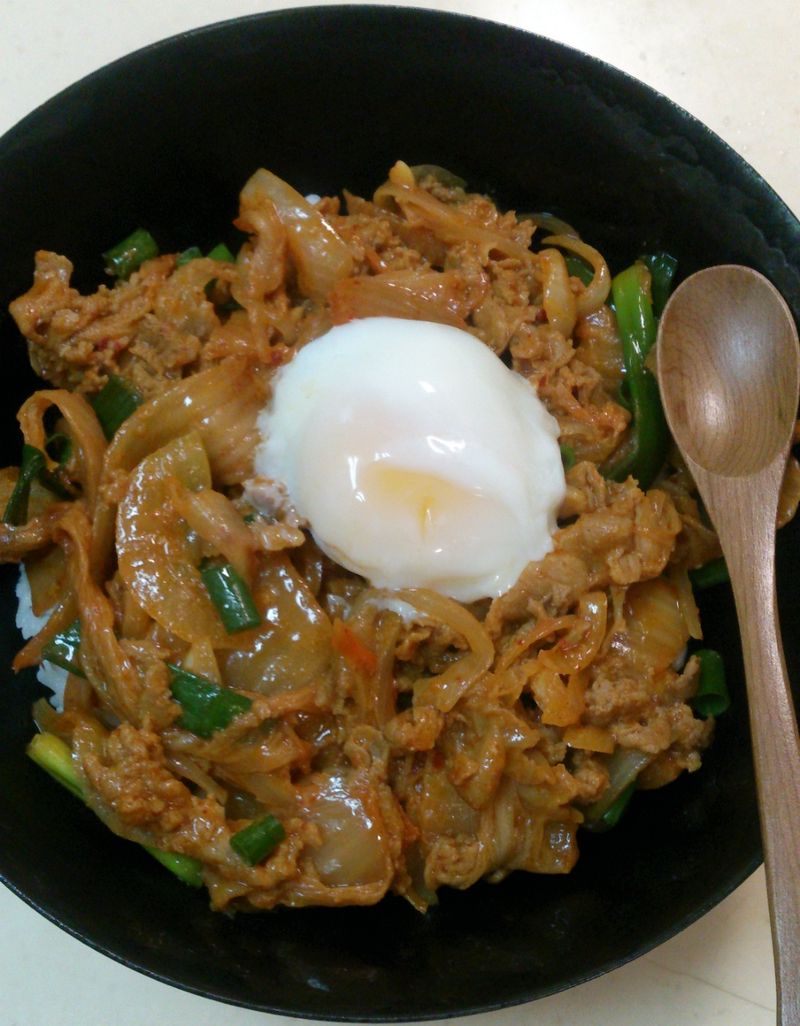 溫泉蛋~泡菜豬肉蓋飯 淬釀決勝料理
