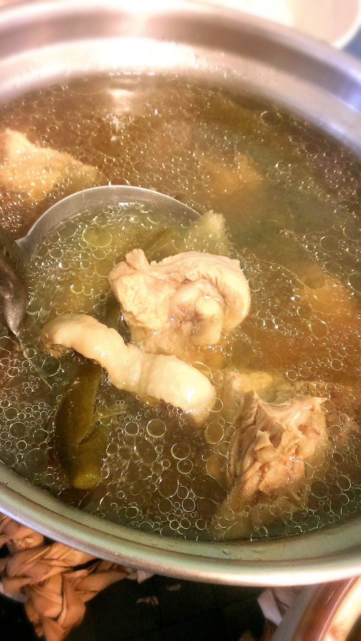 剝皮辣椒雞湯