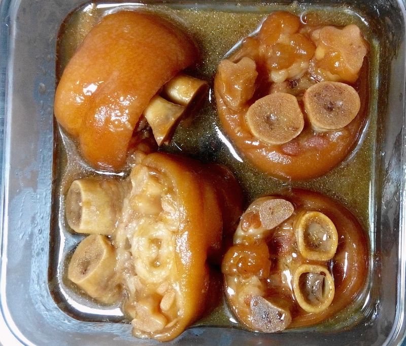 用萬用鍋"滷豬腳"