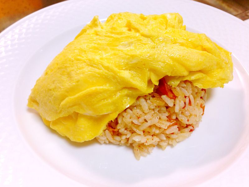 整個「小」蕃茄飯+蛋包