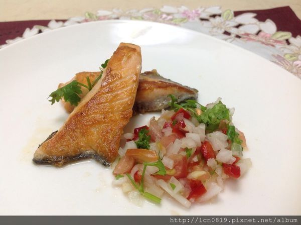 莎莎醬鮭魚排