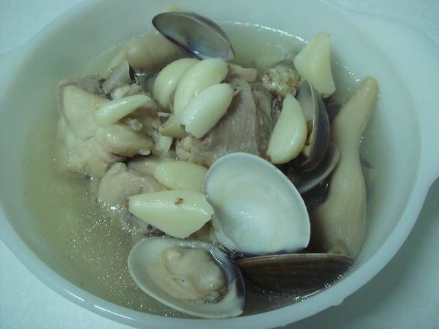 蛤蜊蒜頭雞湯(電鍋版)