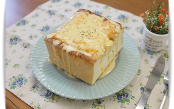 韓風咖啡店的"蒜香起士吐司"『光泉鮮乳』