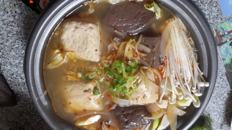 麻辣鴨血臭臭鍋~(火鍋系列)