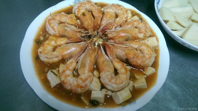 茄汁蒜蓉鮮蝦佐豆腐