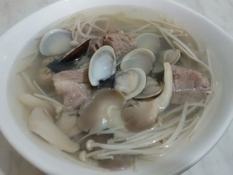 蛤蜊雙菇排骨湯