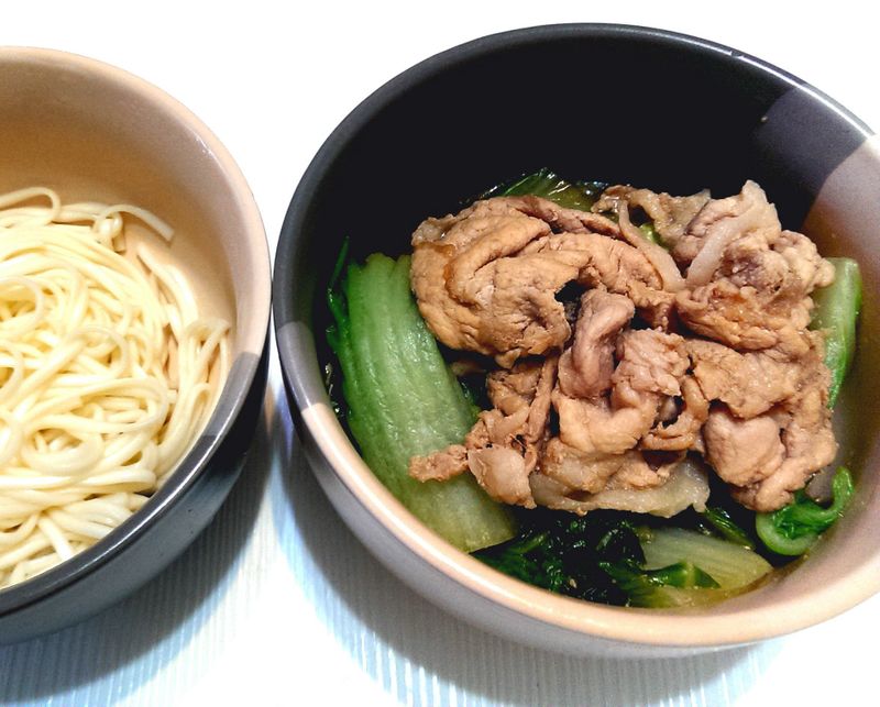 烹調小白 無添加但水份滿滿 大白菜豬肉片