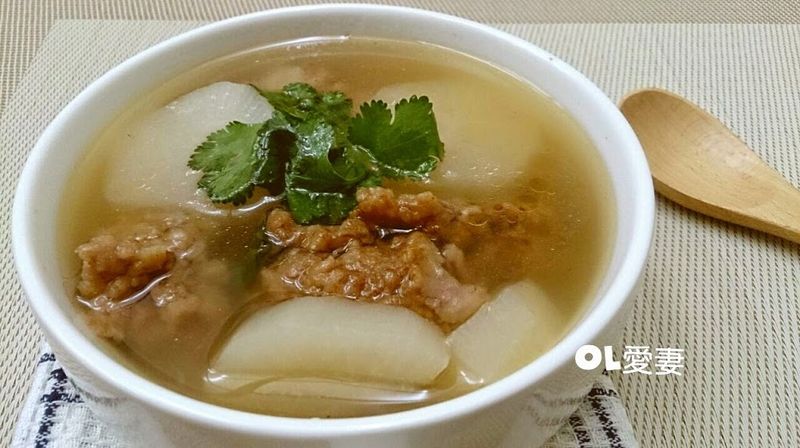 排骨酥蘿蔔湯《電鍋料理》