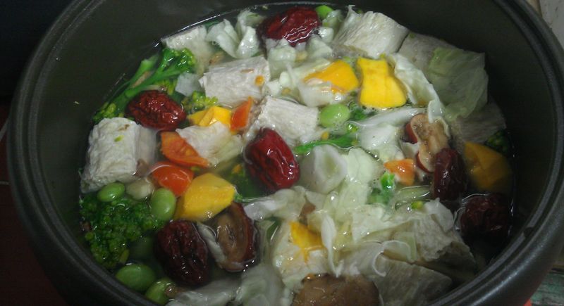 [簡易素食料理]紅棗山藥蔬食湯