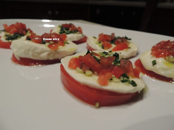 蕃茄佐莫札瑞拉乳酪 沙拉