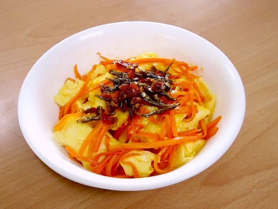 【平底不沾鍋】紅蘿蔔炒蛋佐海鮮干貝醬