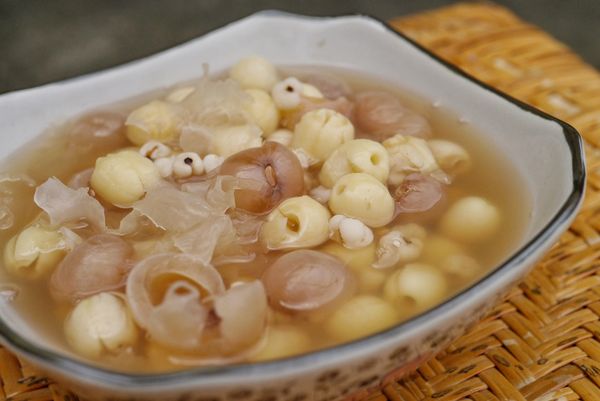 薏仁銀耳蓮子湯