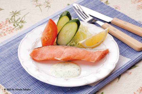 香煎冷鮭佐優格醬