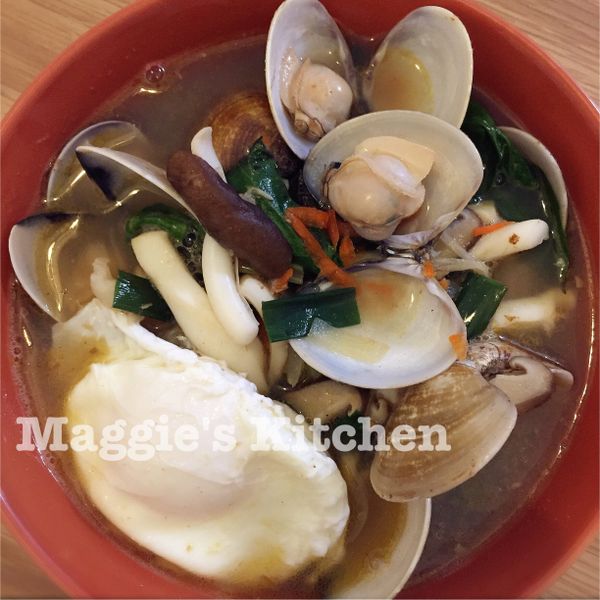 塔香沙茶花枝蛤蠣湯麵