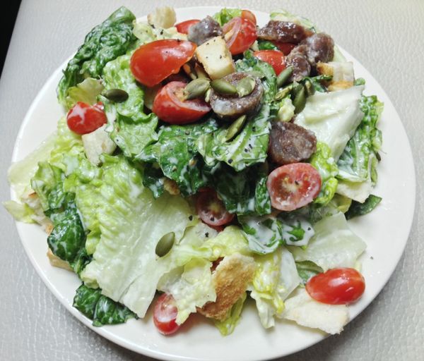 ❤馬蟻小乖❤　臘腸凱薩沙拉