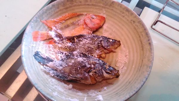 迷迭香鹽焗紅魔鬼魚