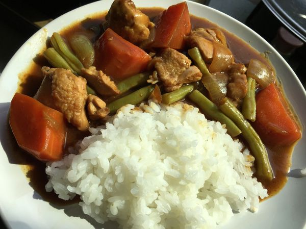 蔬菜咖喱雞腿飯