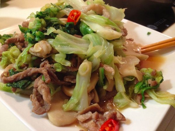 新手的杏鮑菇高麗菜炒肉絲