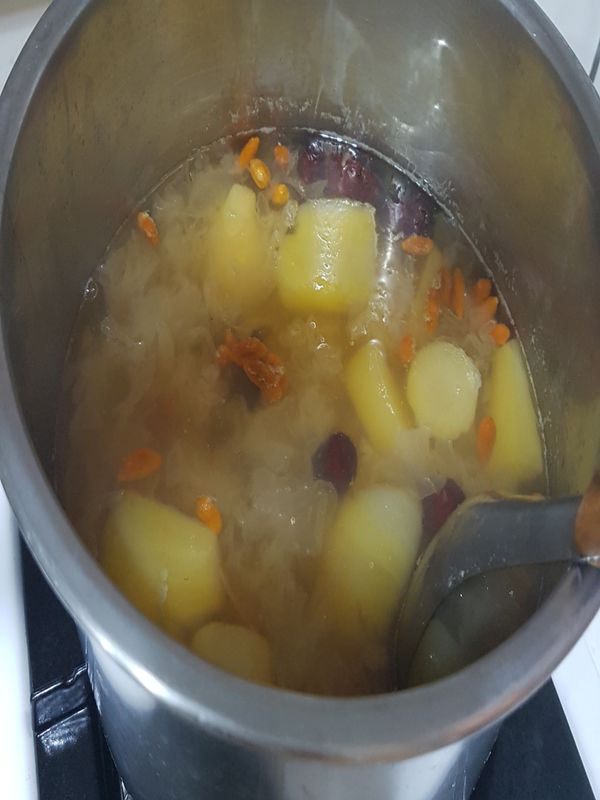 天山雪蓮銀耳湯