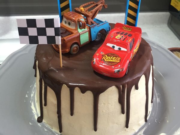 ［不成熟家庭主婦］草莓奶油巧克力滴落蛋糕