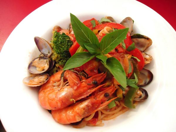 拿坡里海鮮義大利麵