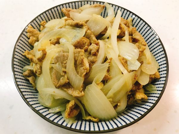 咖哩豬肉炒洋蔥