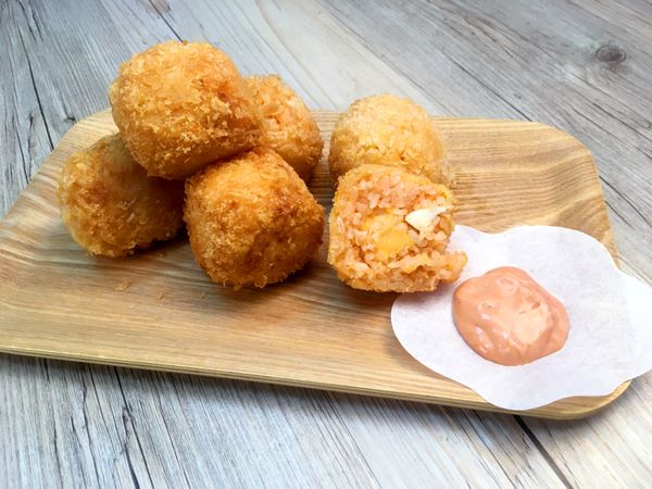 剩飯大變身！《炸起司飯糰》