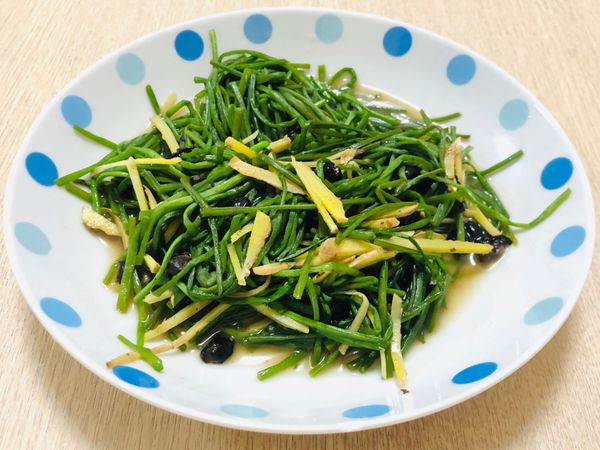 豆䜴炒水蓮(美味客家菜)